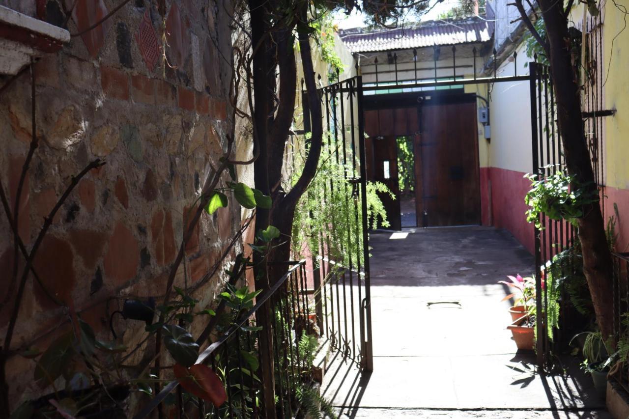 Casa Quetzalli, La Recoleccion * Antigua